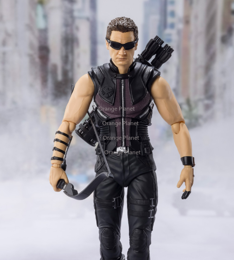 متوفر في المخزون: شخصية هوك آي - مراجعة Bandai Tamashii Nations S.H.Figuarts وسعره