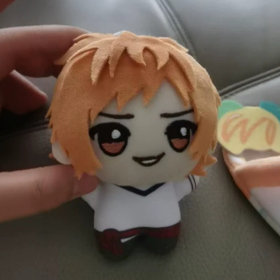 دمية فوشيمي ساروهيكو محشوة بطو - مراجعة Cosplay Plushie Prop وسعره