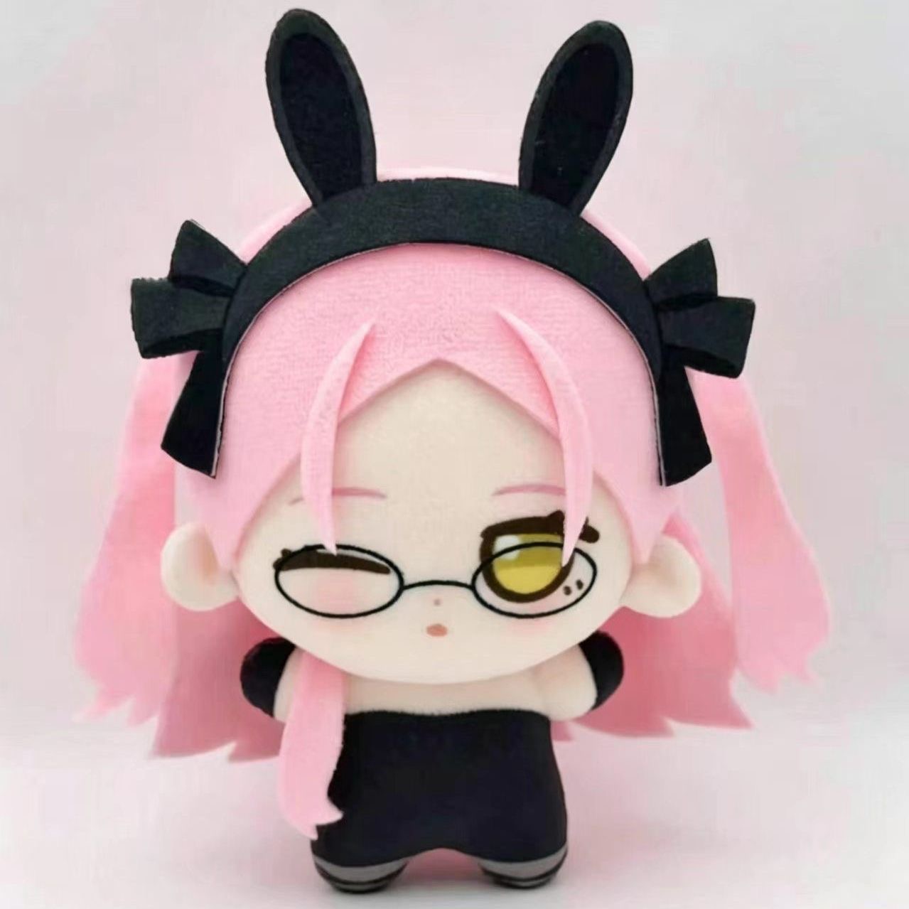 دمية محشوة على شكل كائن فضائي  - مراجعة Cosplay Plushie Prop وسعره