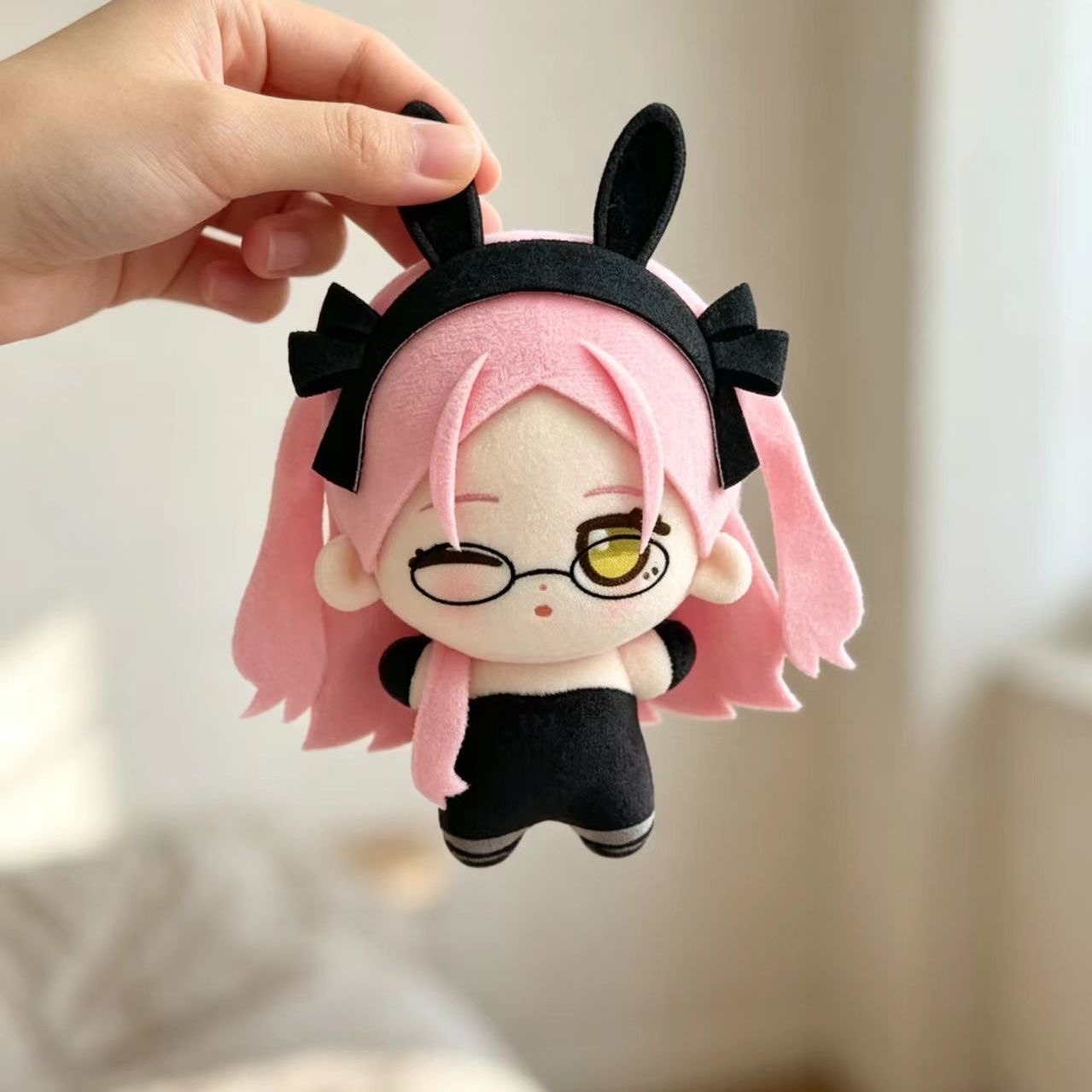 دمية محشوة على شكل كائن فضائي  - مراجعة Cosplay Plushie Prop وسعره